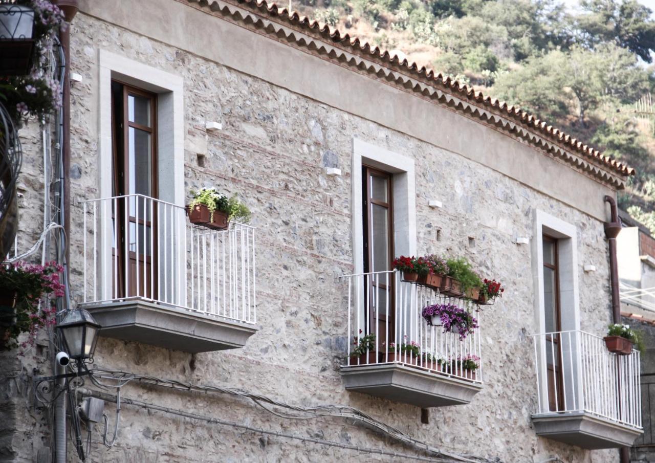 Due Sicilie Maison De Charme Casalvecchio Siculo Bagian luar foto