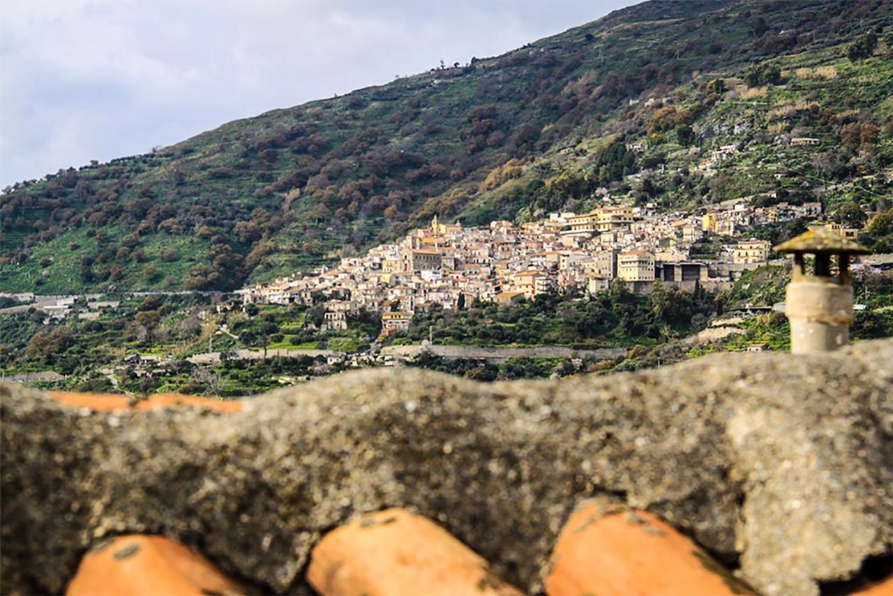 Due Sicilie Maison De Charme Casalvecchio Siculo Bagian luar foto