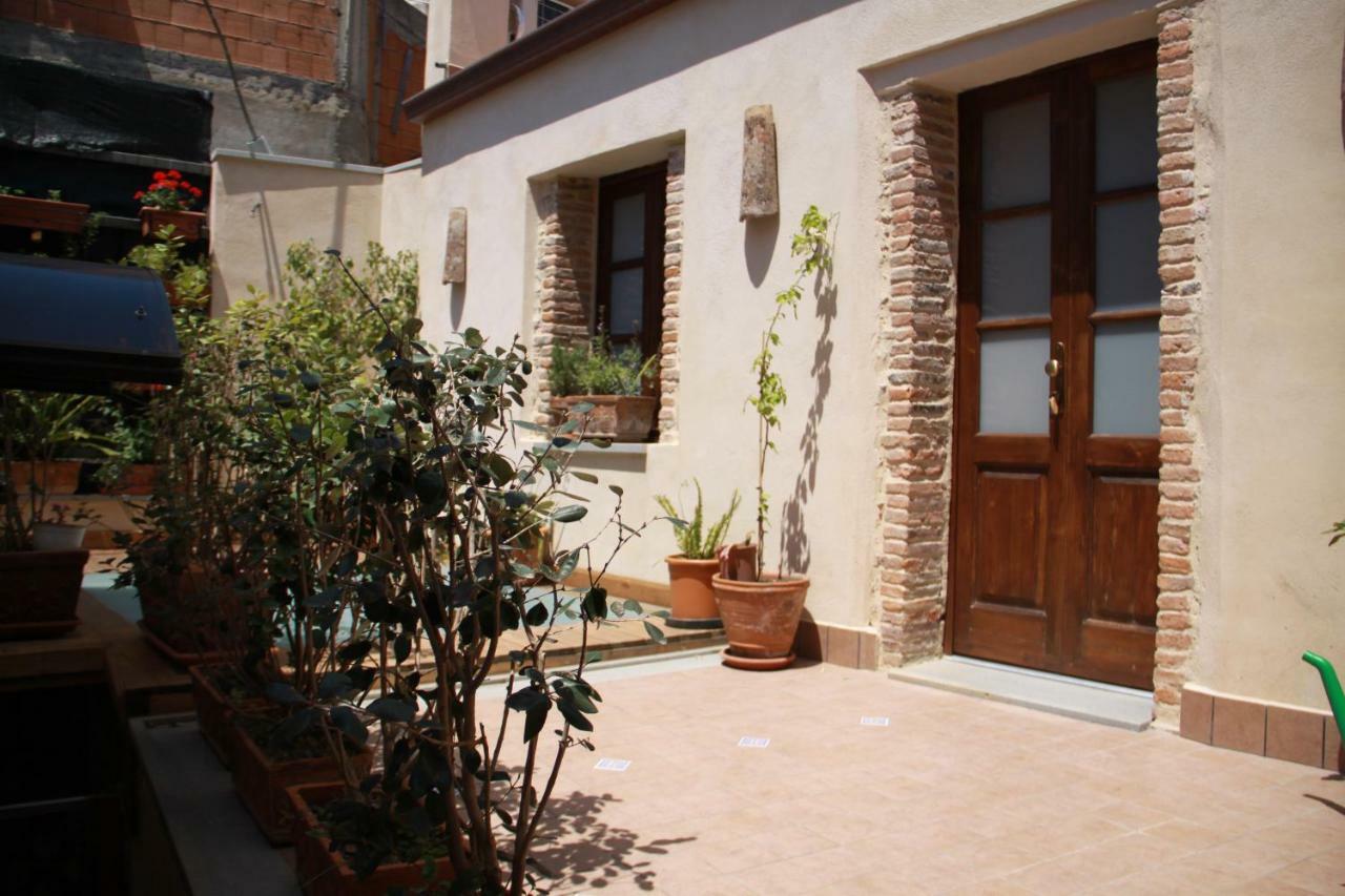 Due Sicilie Maison De Charme Casalvecchio Siculo Bagian luar foto